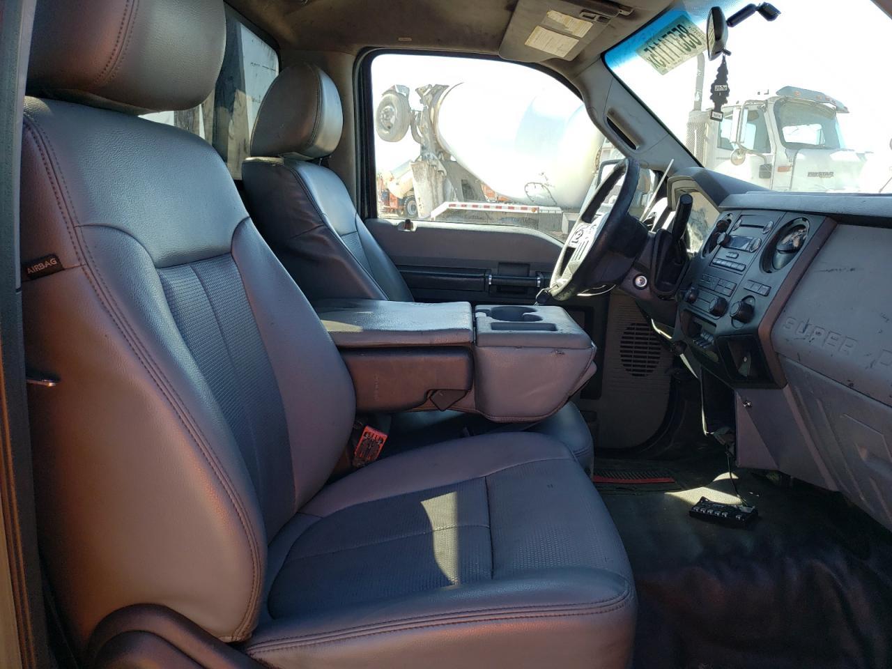 2014 Ford F550 Super Duty - Image 5