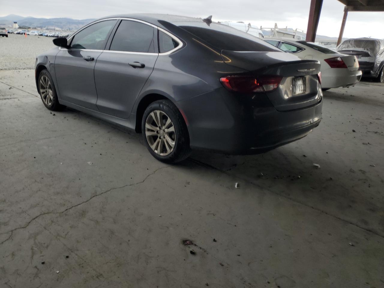 2016 Chrysler 200 Limited - Фото 2