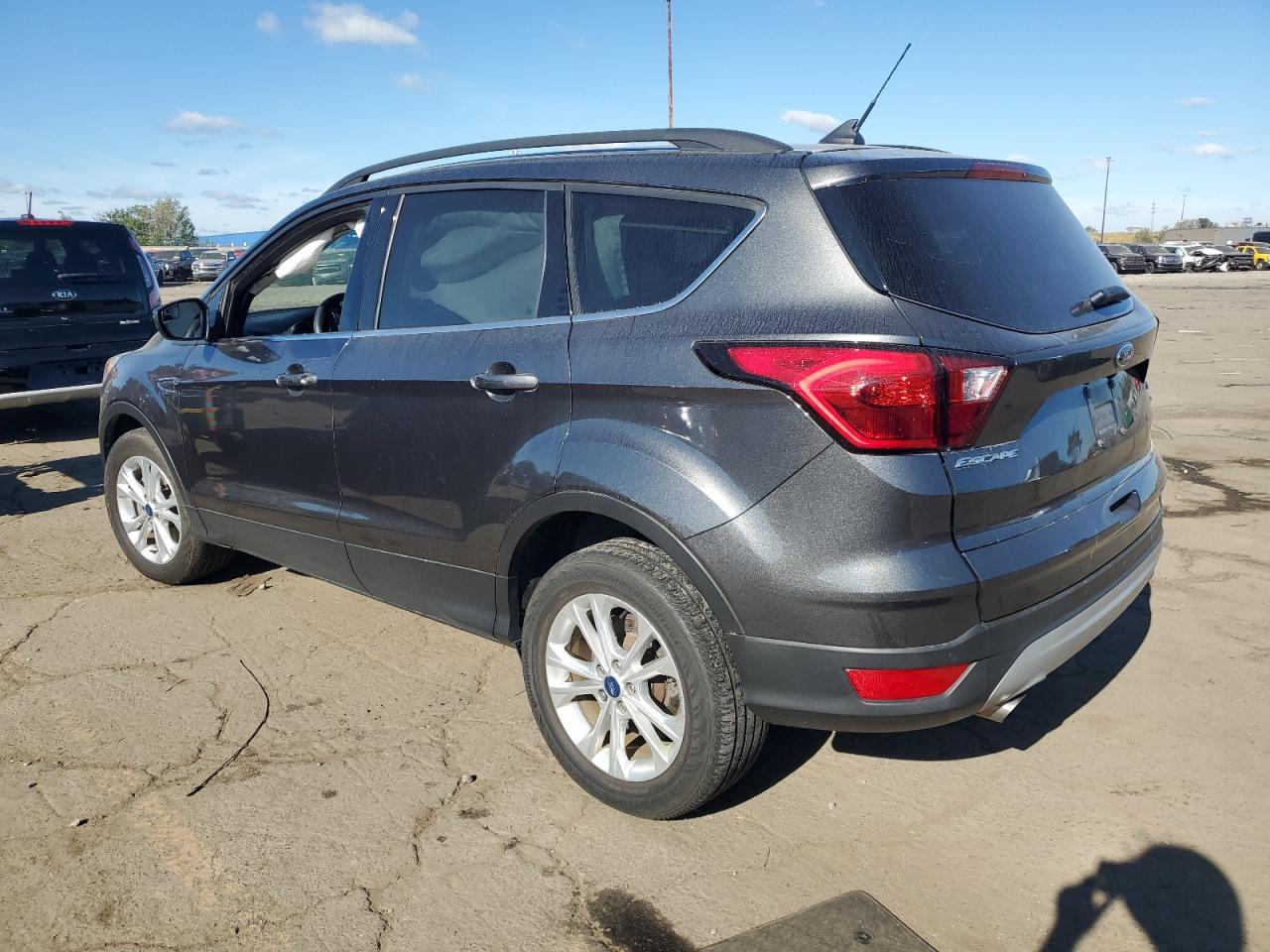2019 Ford Escape Sel - Image 2