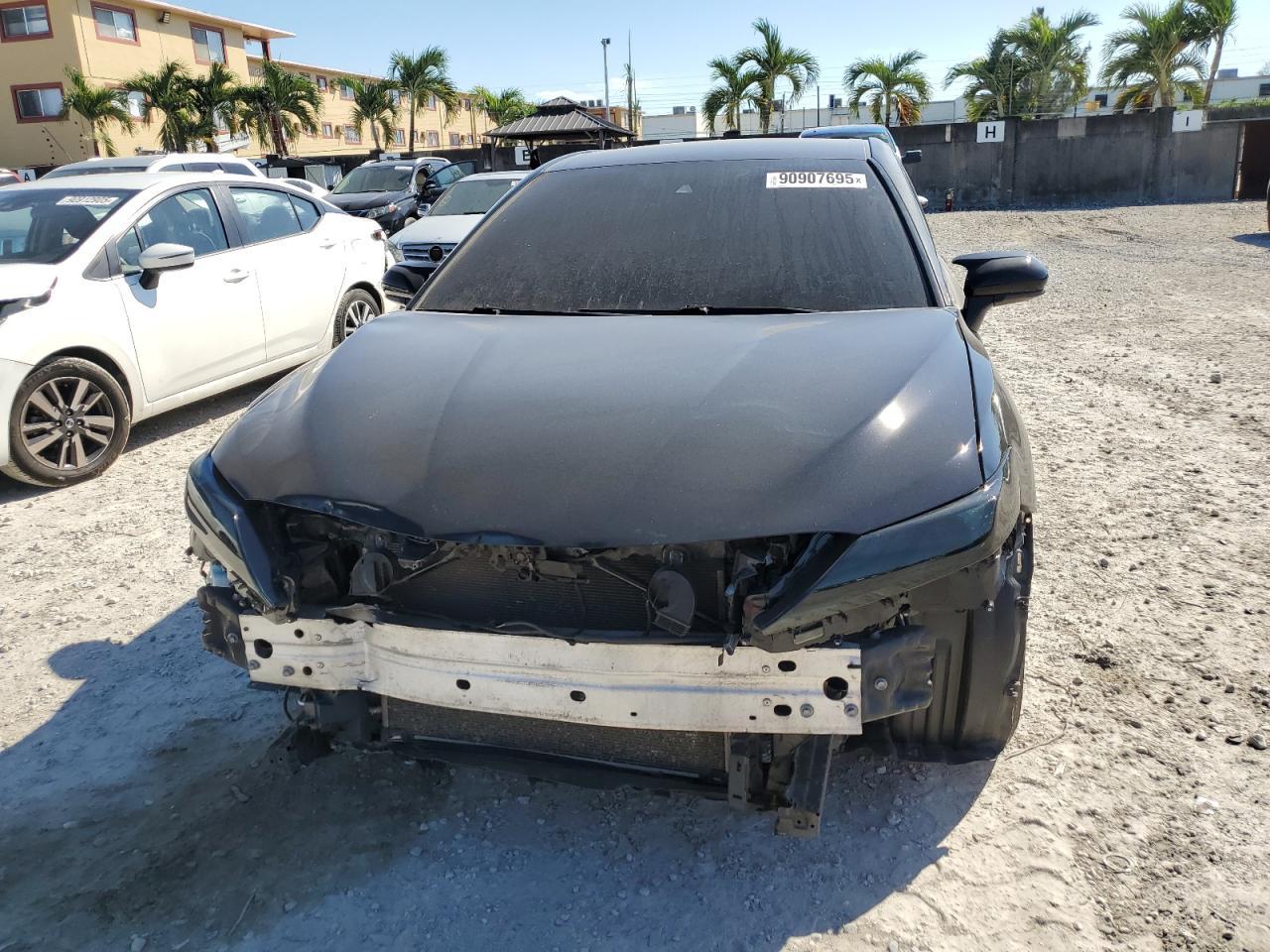 2021 Toyota Camry Se - Фото 5