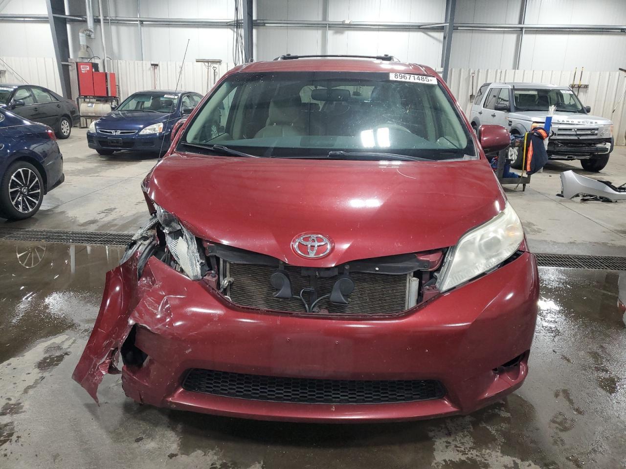 2011 Toyota Sienna Le - Image 5