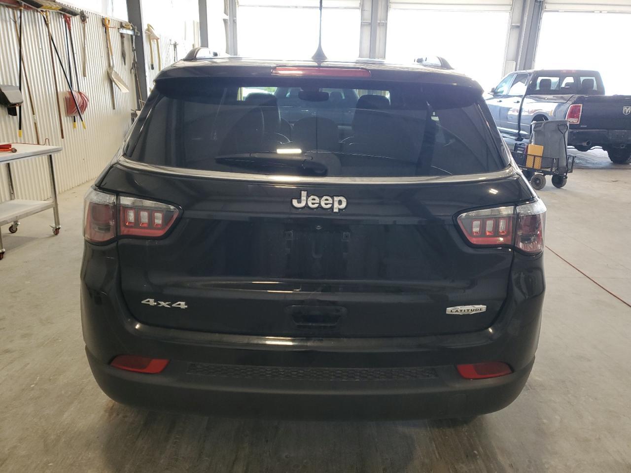 2022 Jeep Compass Latitude - Image 6