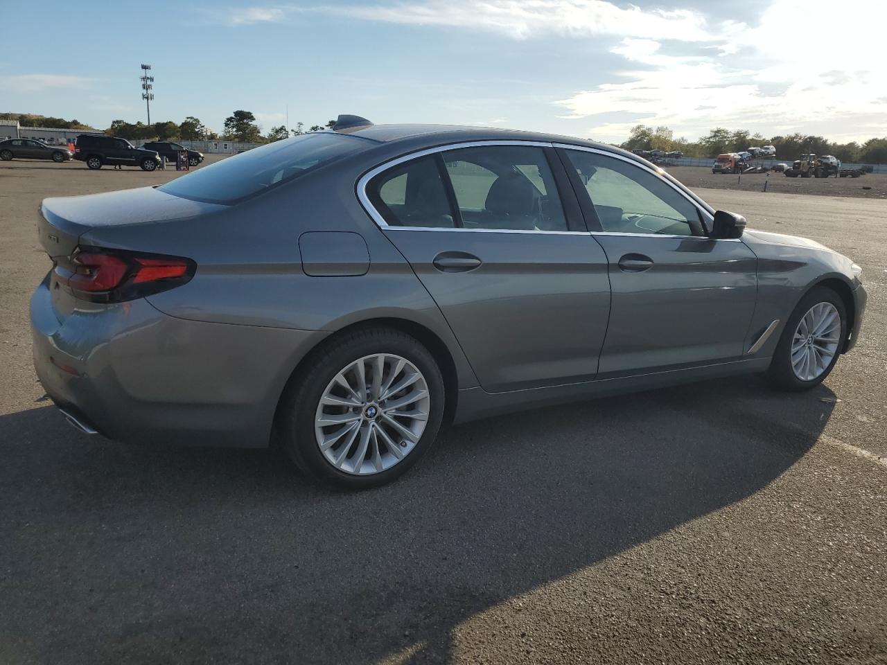 2023 BMW 530 I - Фото 3