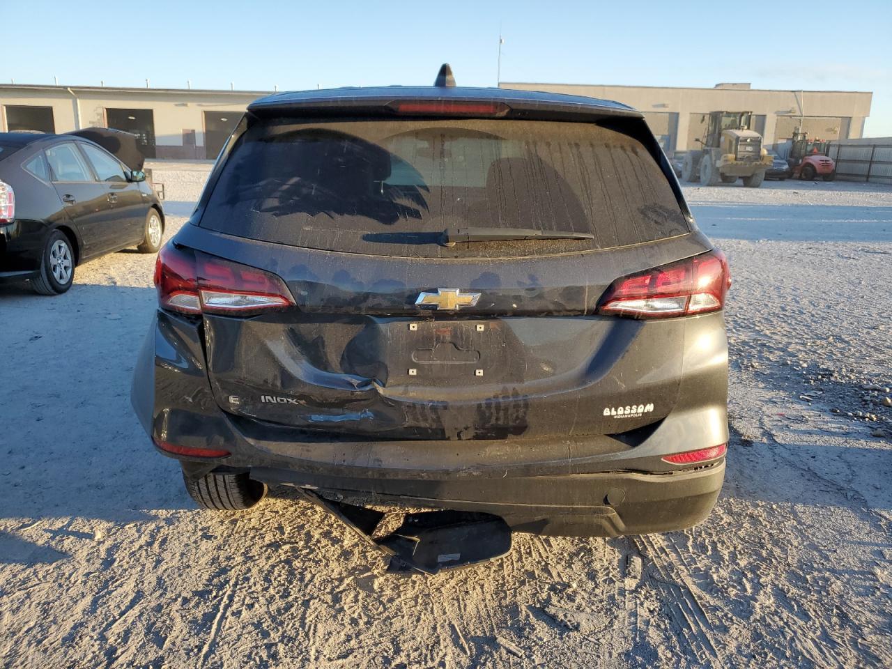 2022 Chevrolet Equinox Ls - Фото 6