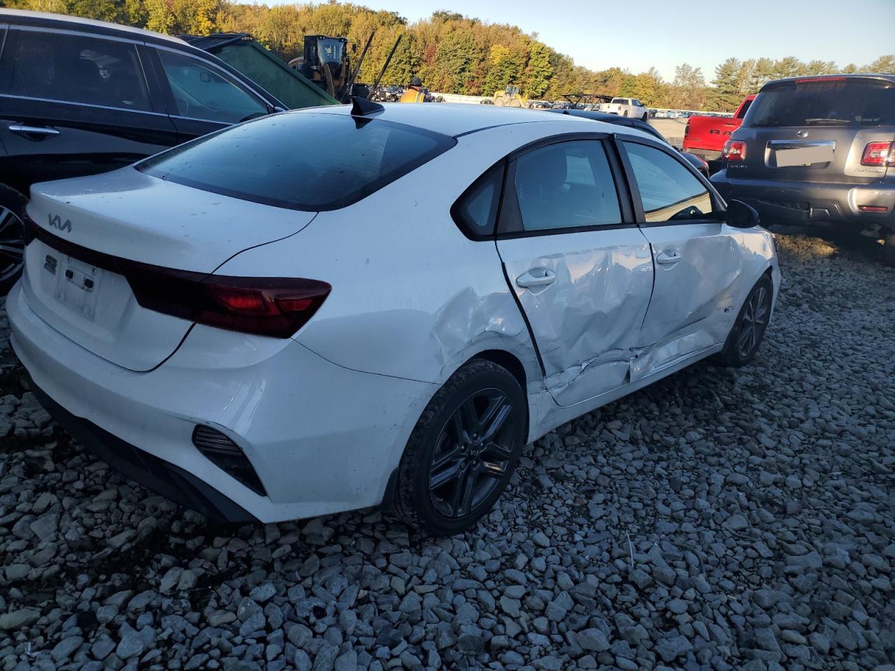 2023 Kia Forte Lx - Image 3