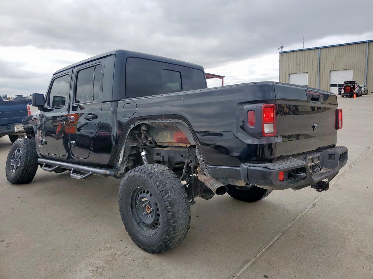 2020 Jeep Gladiator Sport - Фото 2