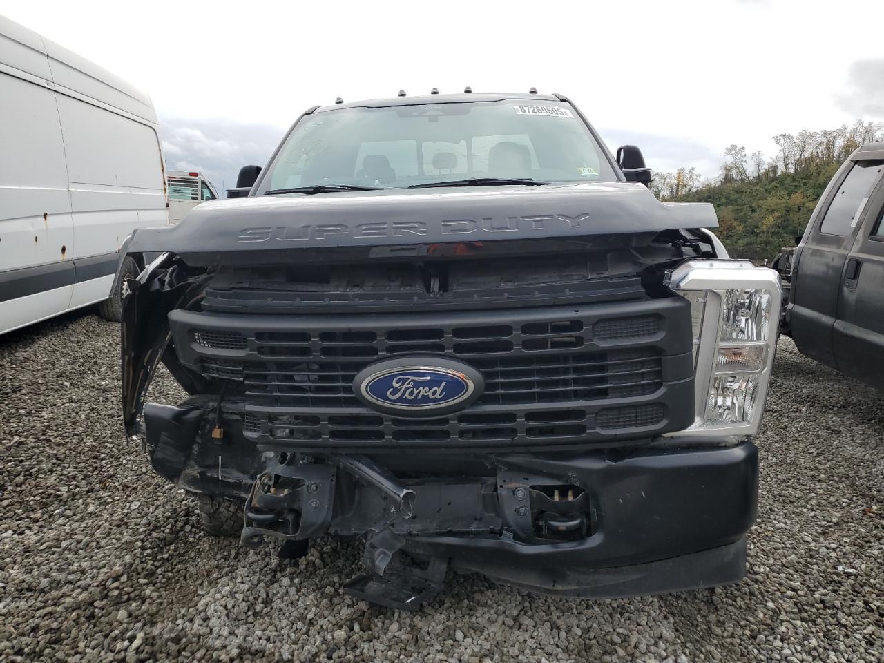 2024 Ford F350 Super Duty - Image 5