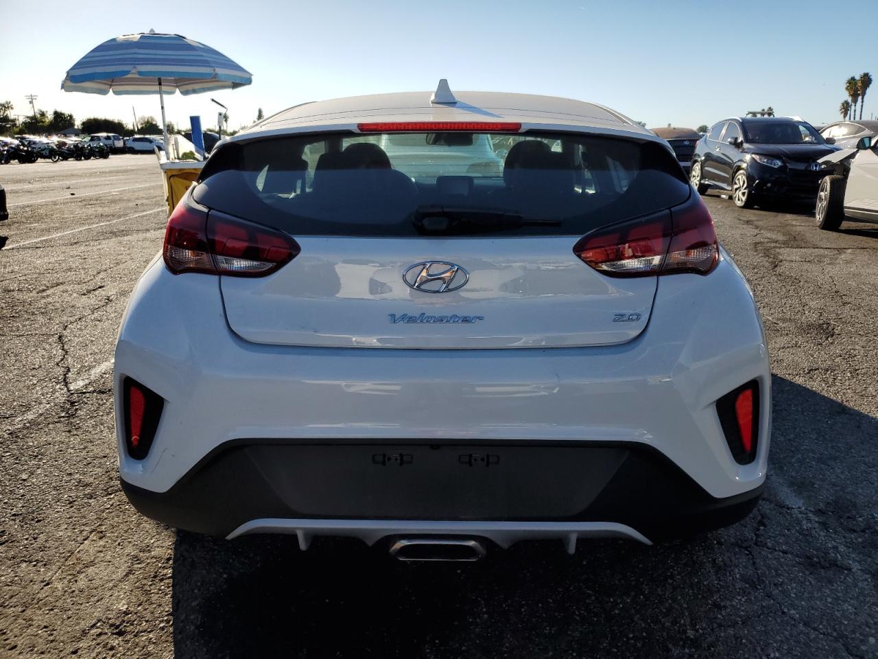 2021 Hyundai Veloster Base - Фото 6
