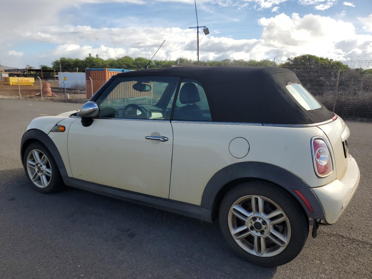 2011 Mini Cooper - Image 2