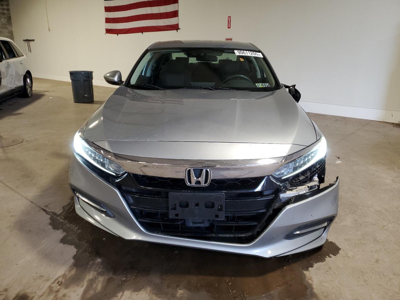 2018 Honda Accord Hybrid - Image 5