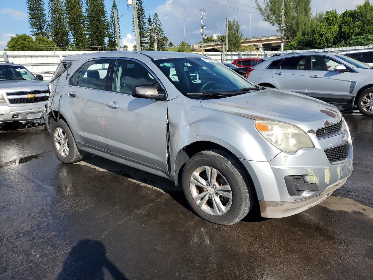 2014 Chevrolet Equinox Ls - Image 4