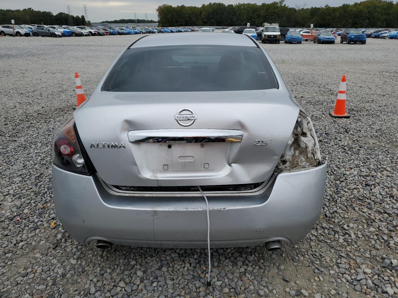 2010 Niss Altima Base - Image 6
