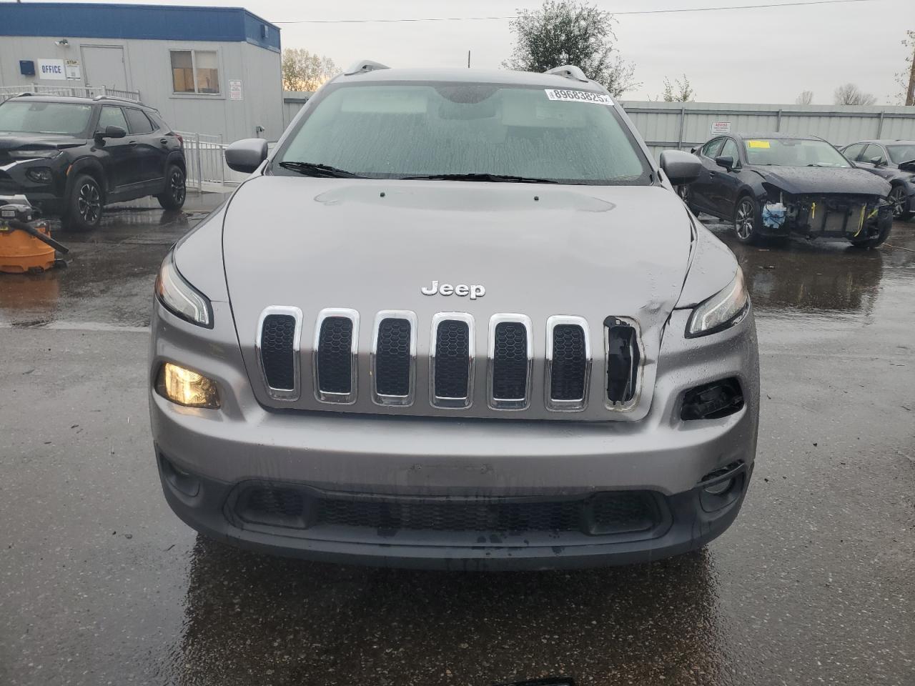 2016 Jeep Cherokee Latitude - Image 5