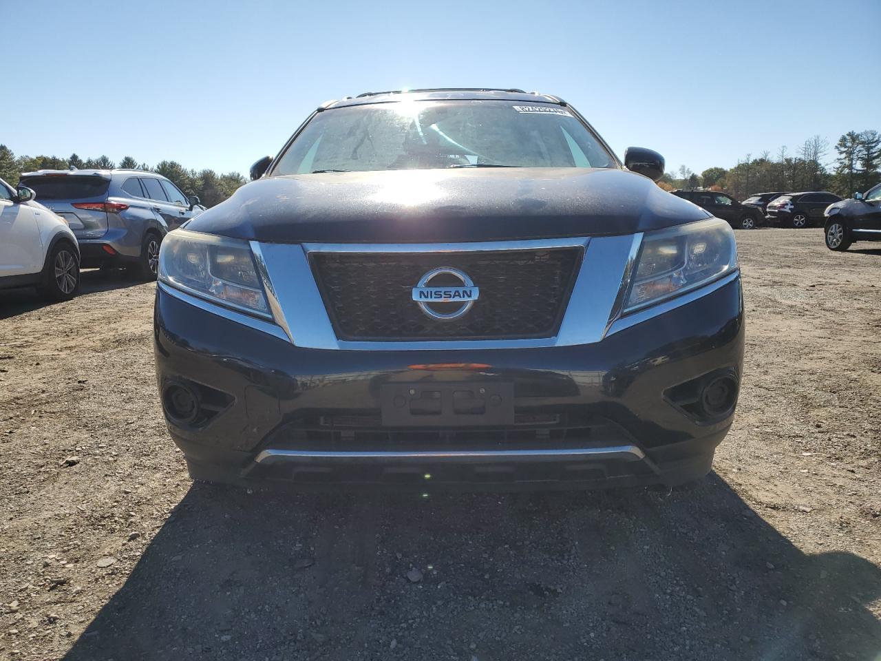 2015 Nissan Pathfinder S - Image 5