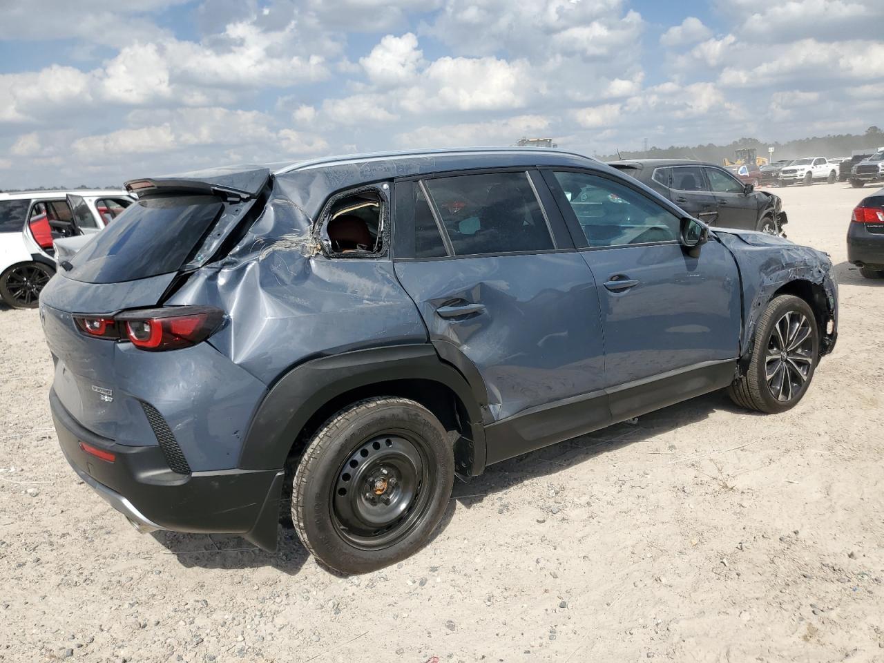 2024 Mazda Cx-50 Base - Image 3