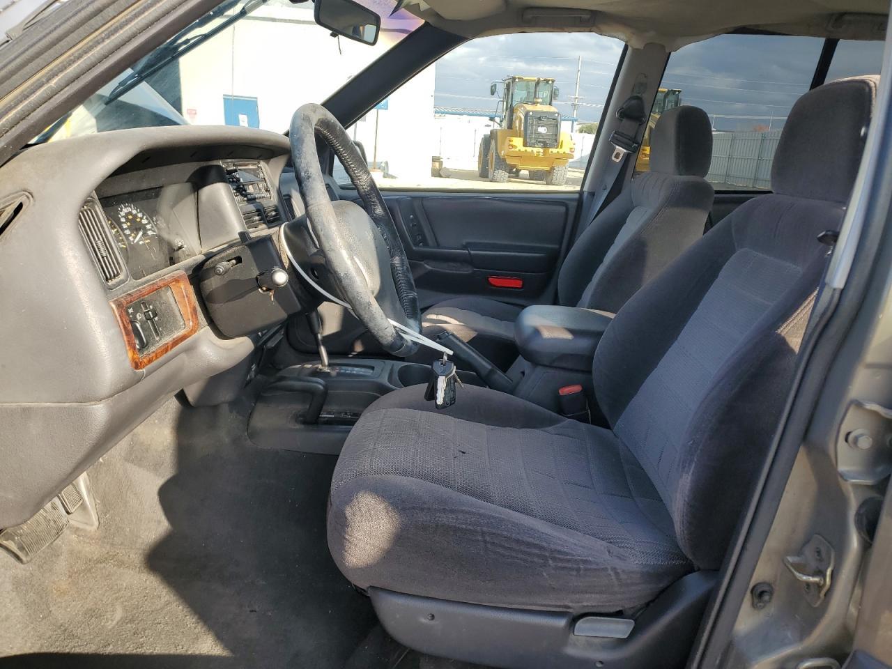 1997 Jeep Grand Cherokee Laredo - Image 7