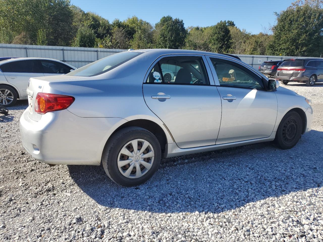 2010 Toyota Corolla Base - Фото 3