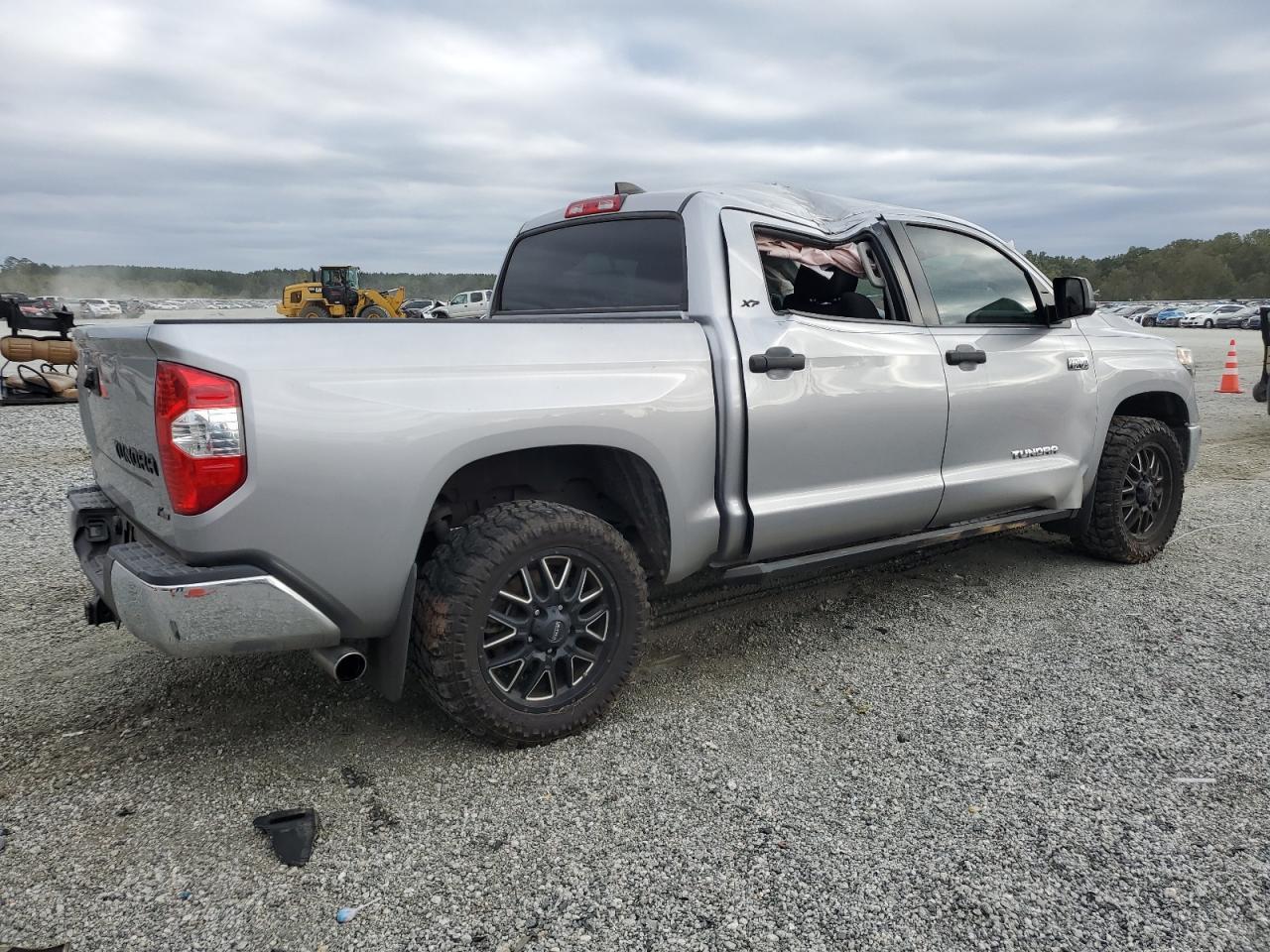 2020 Toyota Tundra Crewmax Sr5 - Фото 3