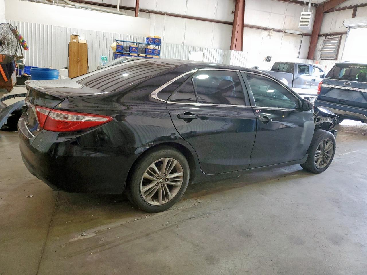 2017 Toyota Camry Se - Image 3