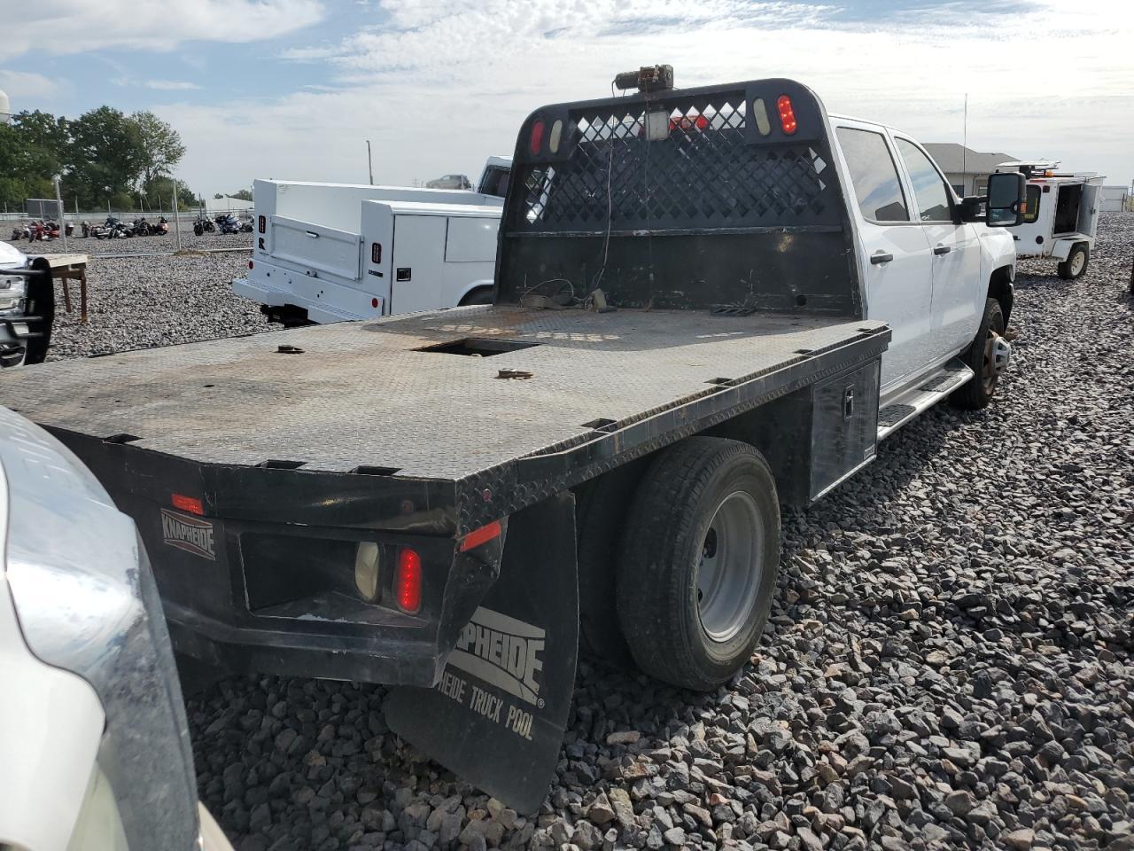 2015 Chevrolet Silverado K3500 - Image 3