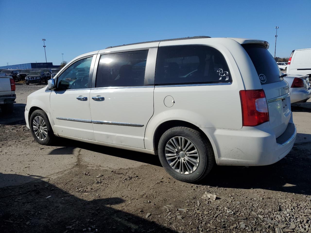 2013 Chrysler Town & Country Touring L - Image 2