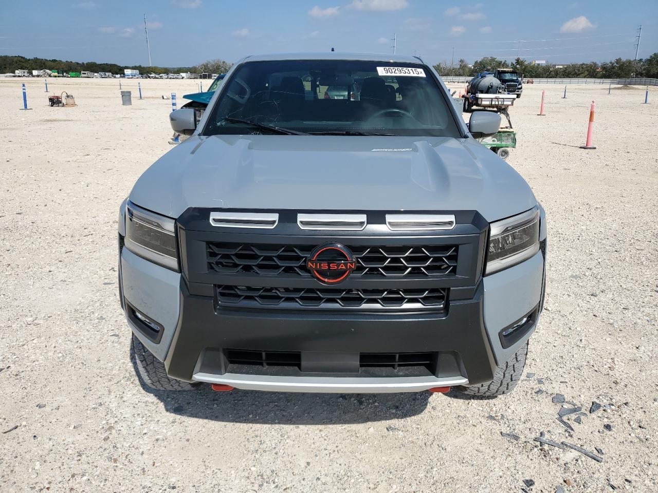 2025 Nissan Frontier S - Фото 5