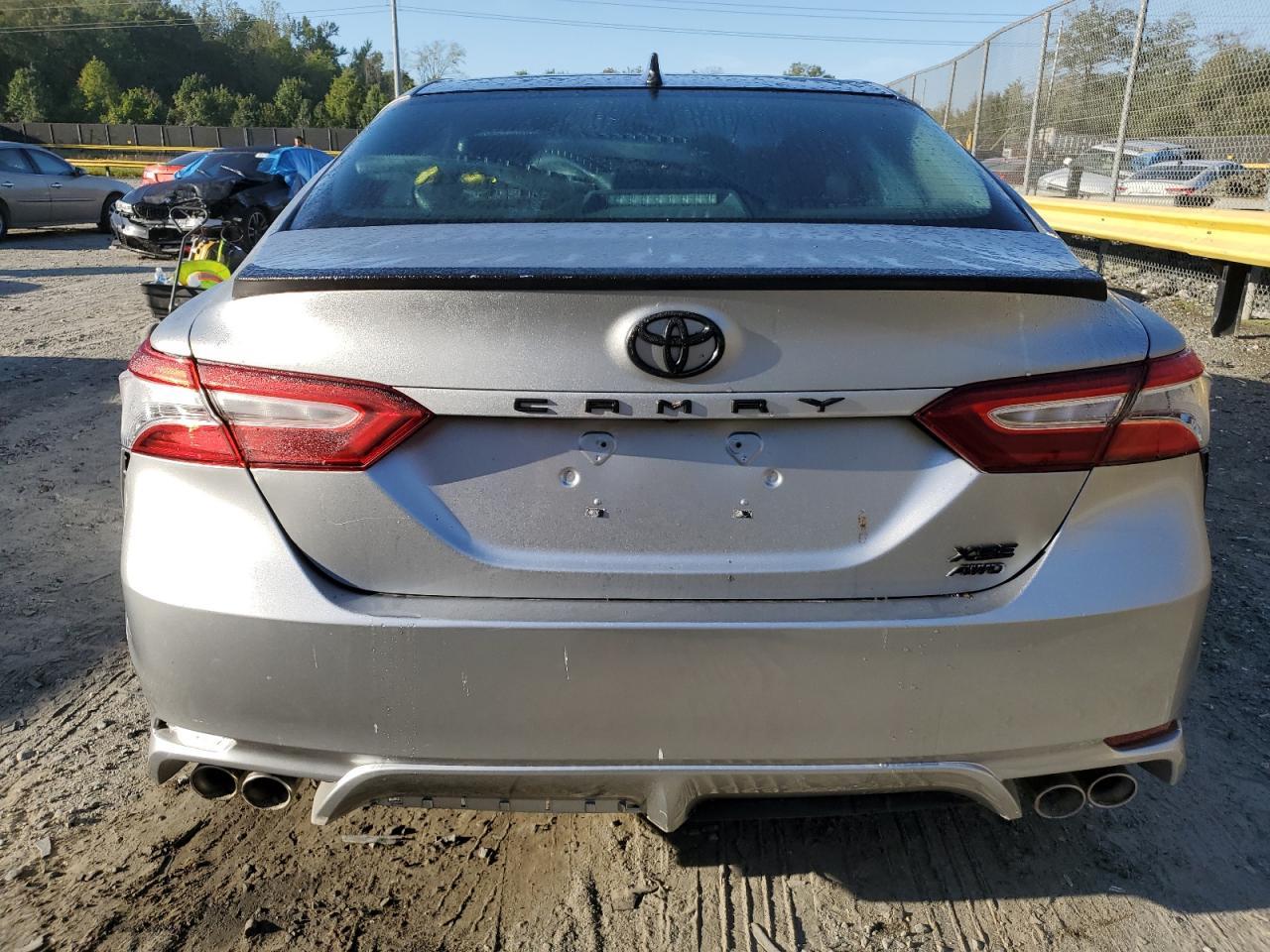 2020 Toyota Camry Xse - Фото 6