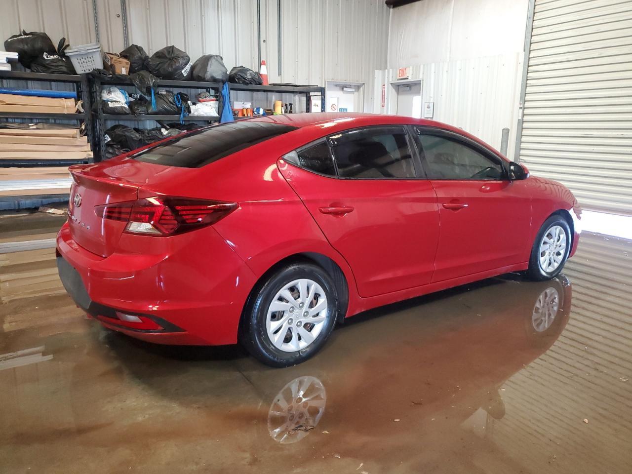 2019 Hyundai Elantra Se - Image 3