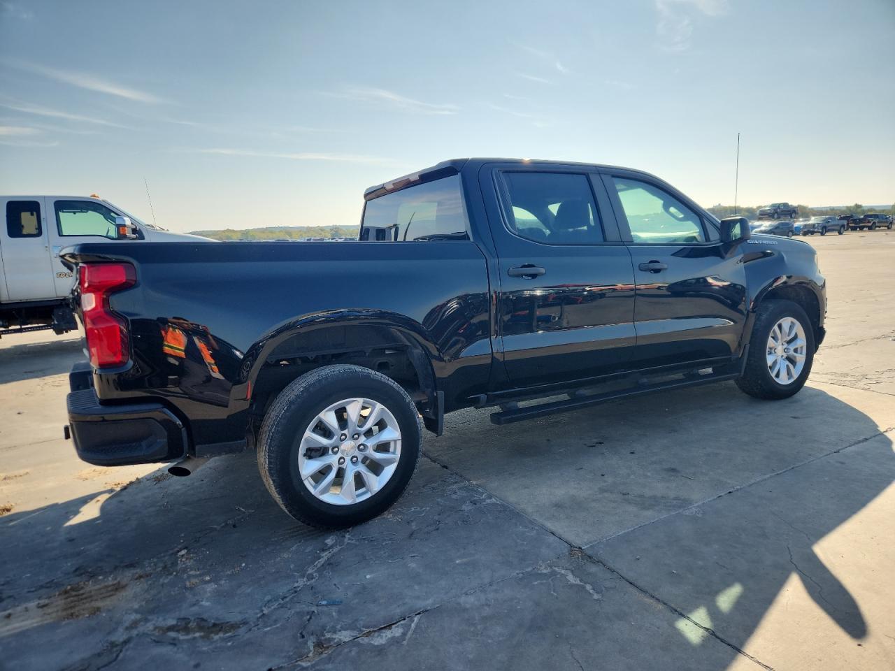 2021 Chevrolet Silverado C1500 Custom - Фото 3