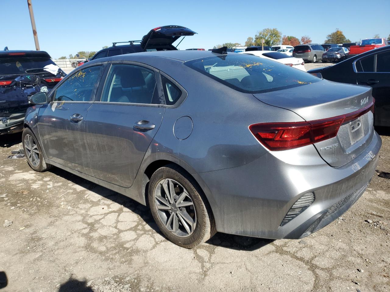 2022 Kia Forte Fe - Image 2