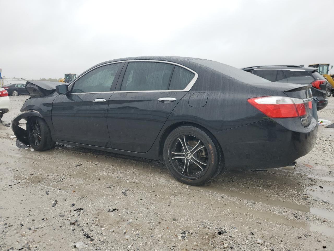 2015 Honda Accord Sport - Image 2