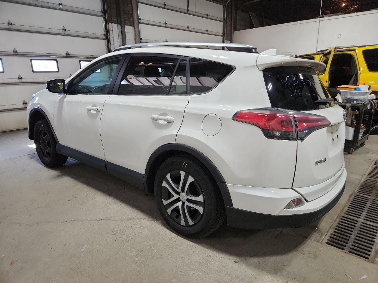 2018 Toyota Rav4 Le - Фото 2