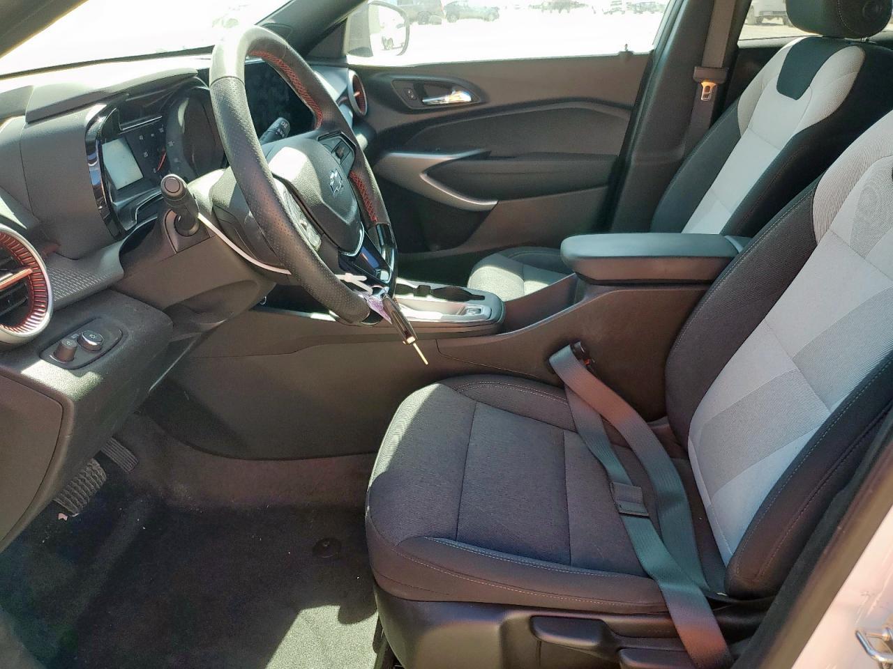 2025 Chevrolet Trax 1Rs - Image 7