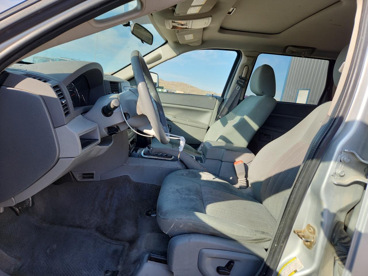 2007 Jeep Grand Cherokee Laredo - Image 7