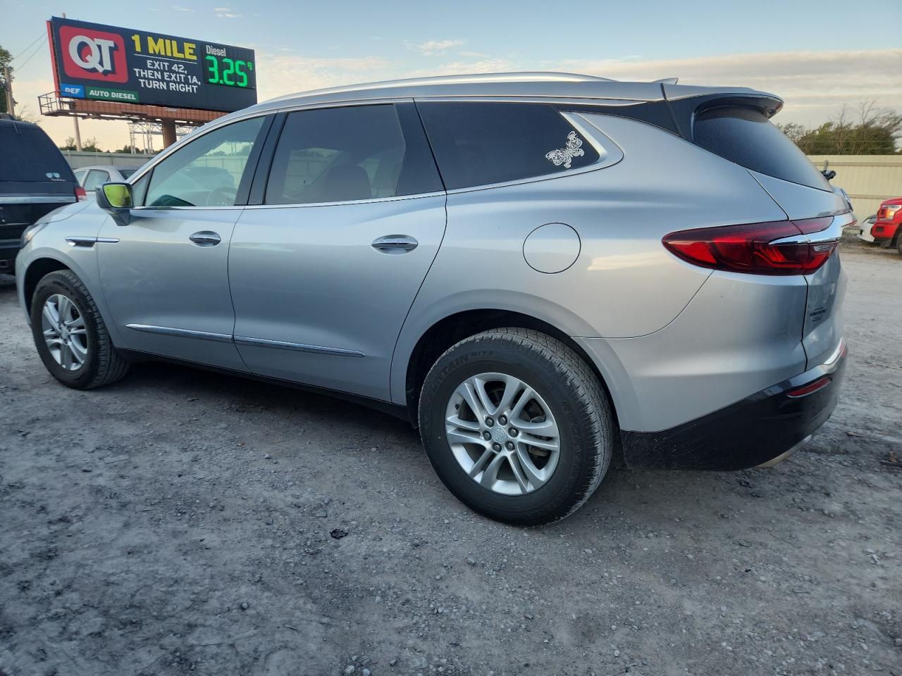 2019 Buick Enclave - Image 2