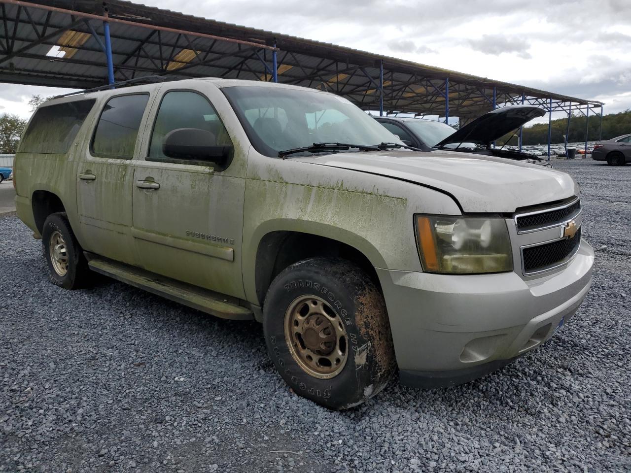 2007 Chevrolet Suburban C2500 - Image 4