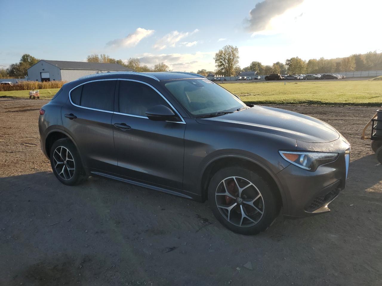 2021 Alfa Romeo Stelvio Ti - Фото 4