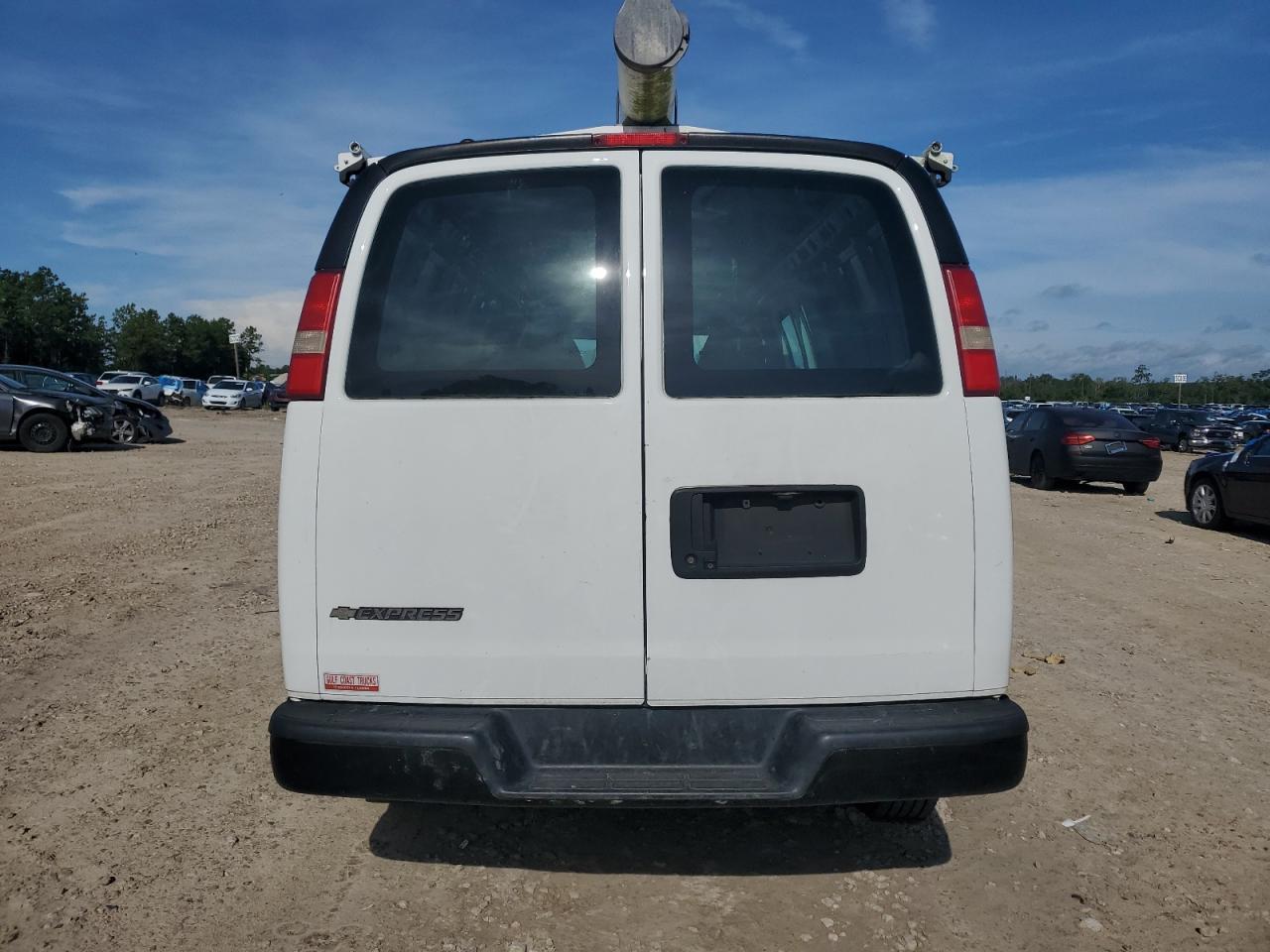 2013 Chevrolet Express G2500 - Image 6