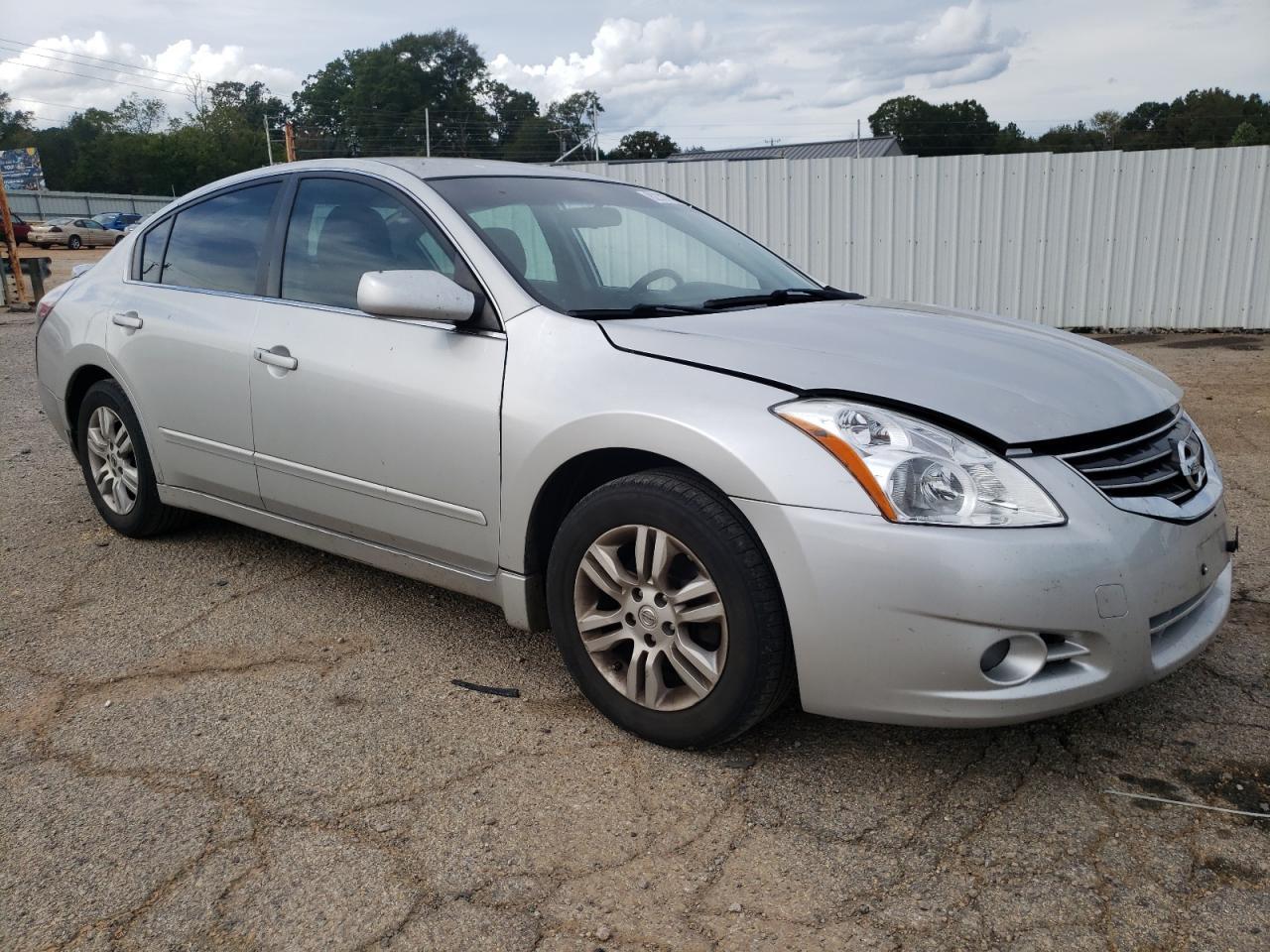 2011 Nissan Altima Base - Фото 4