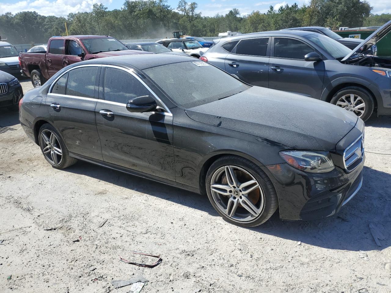 2019 Mercedes-Benz E 300 - Фото 4