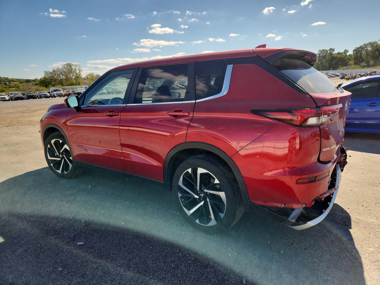 2024 Mitsubishi Outlander Se - Image 2