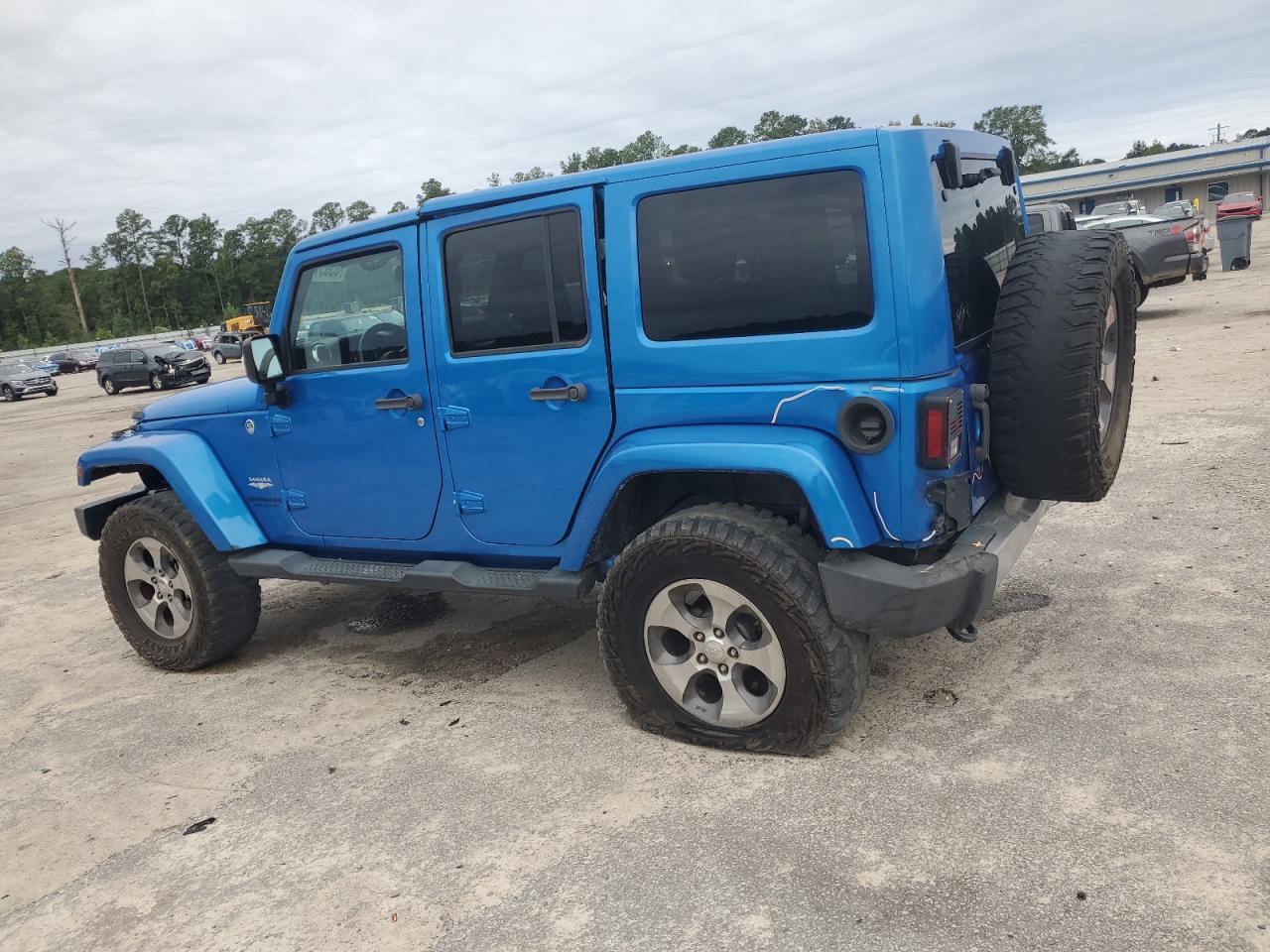 2015 Jeep Wrangler Unlimited Sahara - Image 2