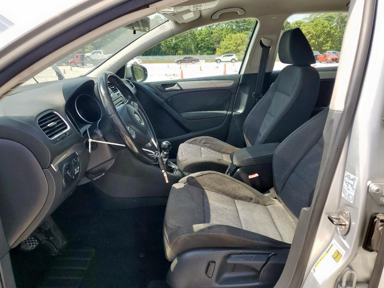 2012 Volkswagen Golf - Фото 7