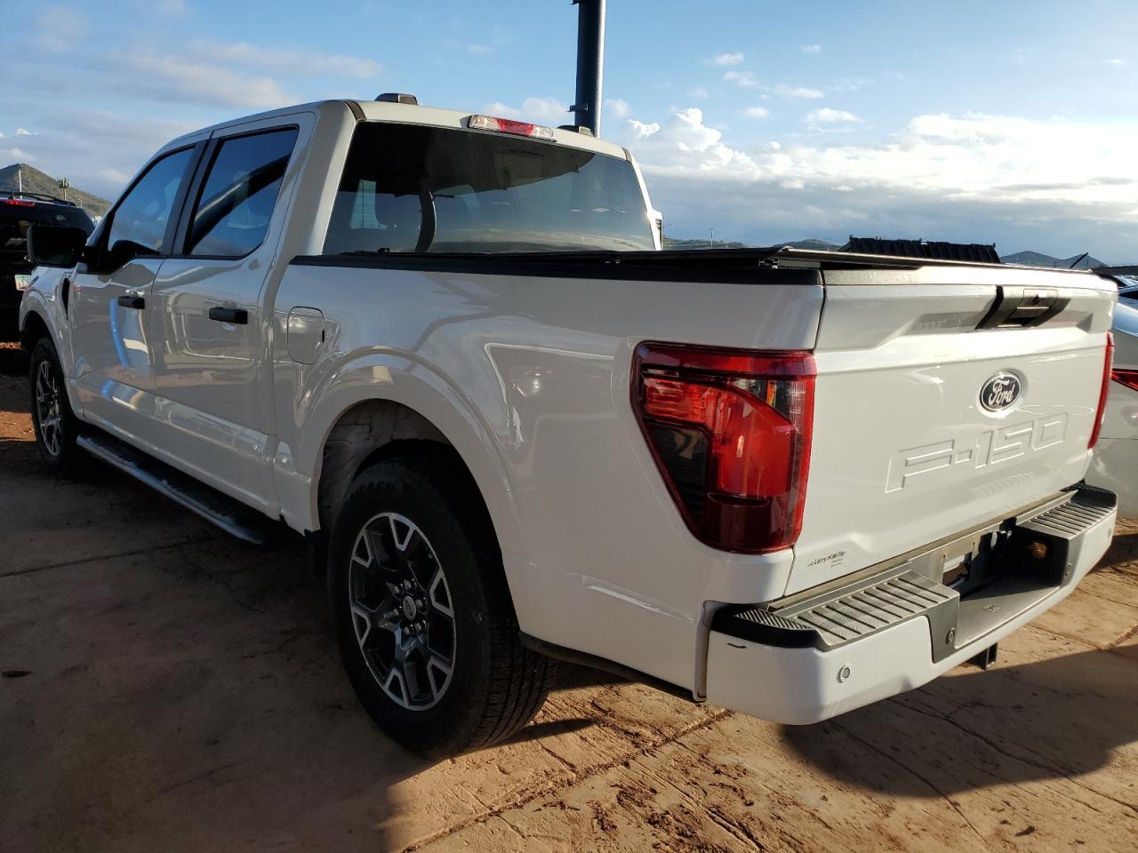 2024 Ford F150 Stx - Фото 2