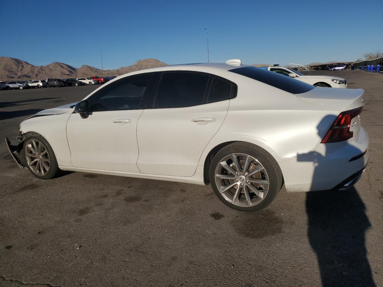 2021 Volvo S60 T5 Momentum - Фото 2