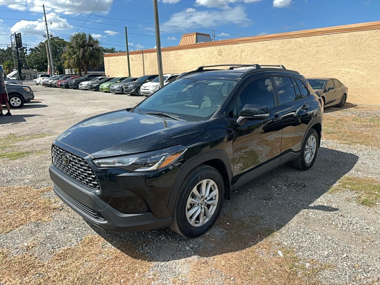 2023 Toyota Corolla Cross Le - Фото 2