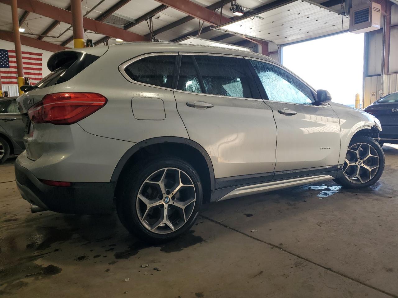 2017 BMW X1 xDrive28I - Фото 3