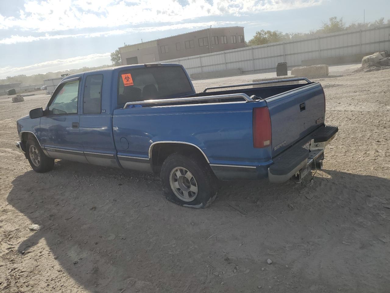 1997 GMC Sierra 150 - Image 2