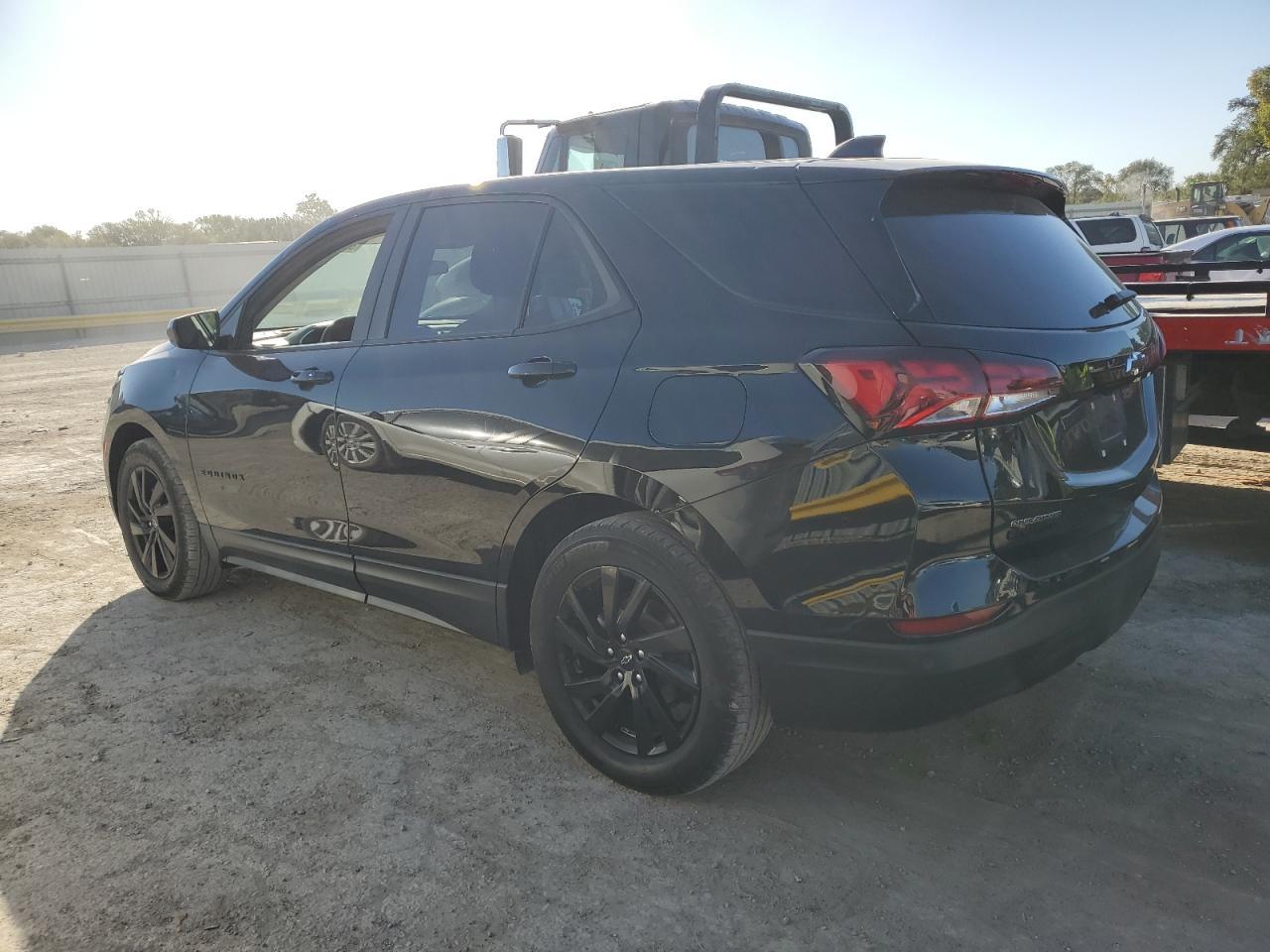 2024 Chevrolet Equinox Ls - Фото 2