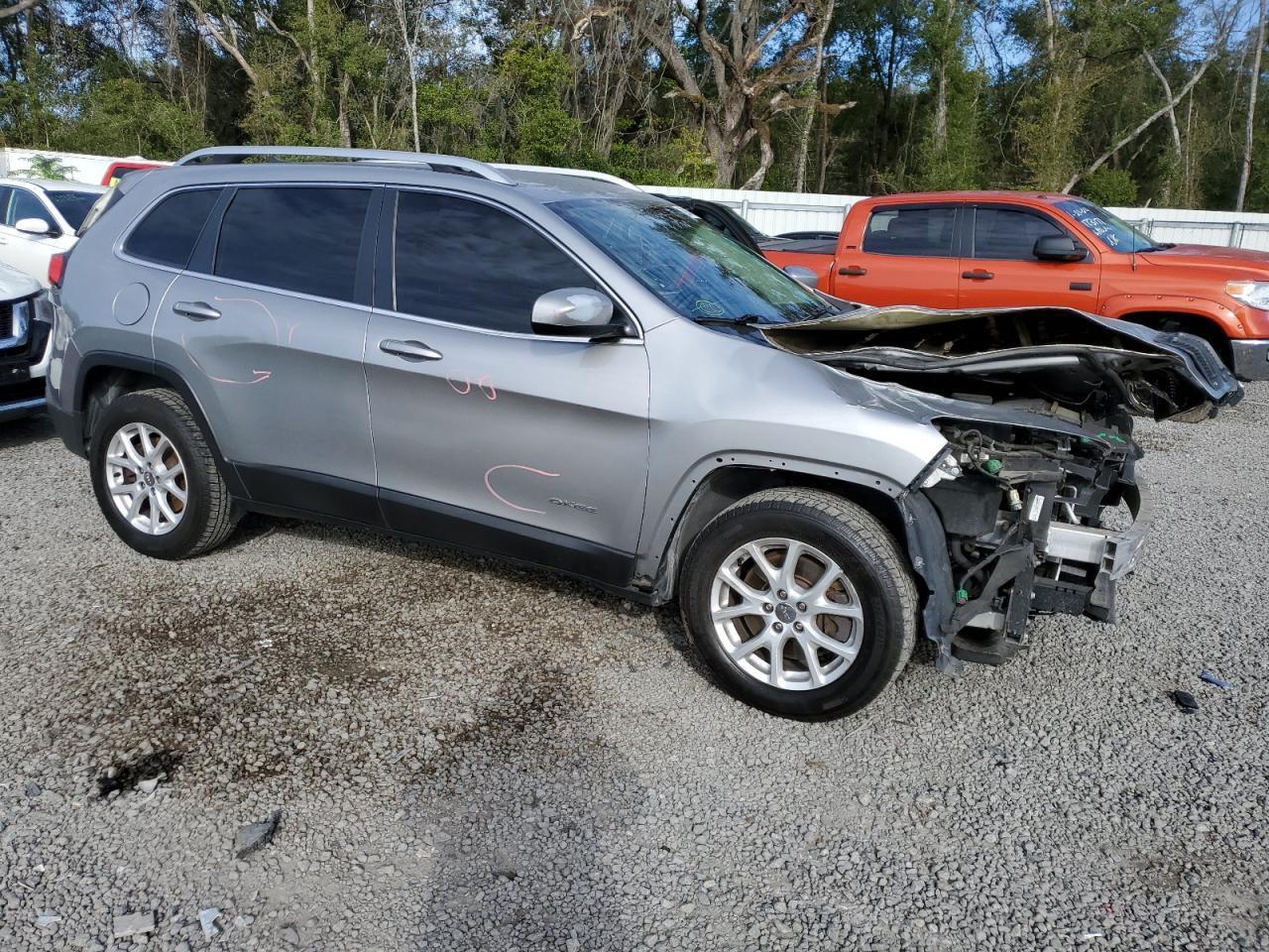 2016 Jeep Cherokee Latitude - Фото 4